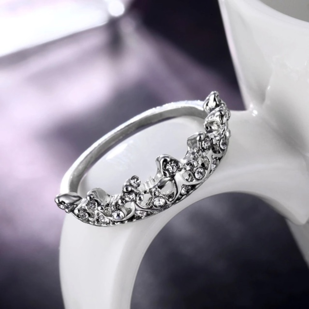 Crystal Crown Ring - Picture 5 of 6